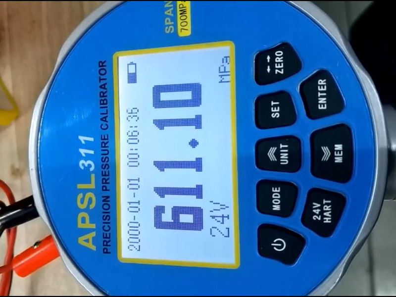 Prosperity! 600MPa automatic piston manometer exclusive pressure controller test success!